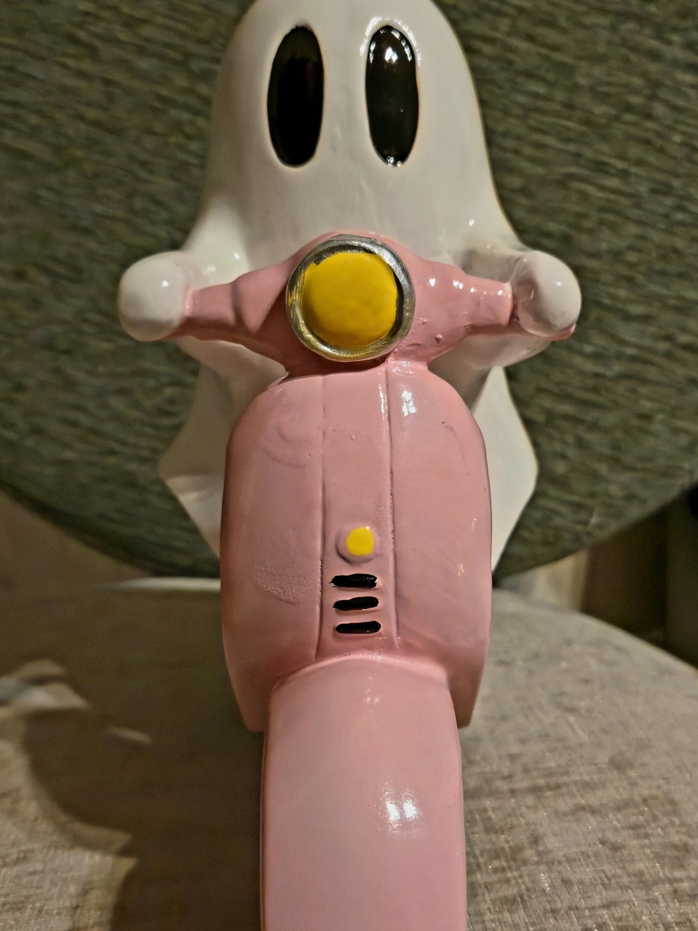 Viral Pink-O-Ween Ceramic Ghost Riding Scooter Figurine – Pastel Summerween NWT - Picture 2 of 7